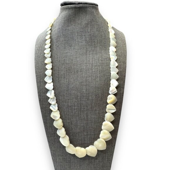 unsigned Jewelry - Vintage Heart-Shaped Mother Of Pearl Necklace With Barrel Clasp 22" Long